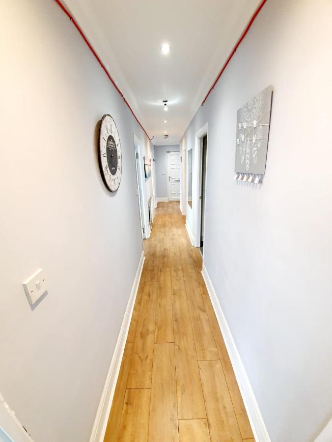 3 Bedroom Apartment Next To Westcliff-On-Sea Station Southend-on-Sea Dış mekan fotoğraf